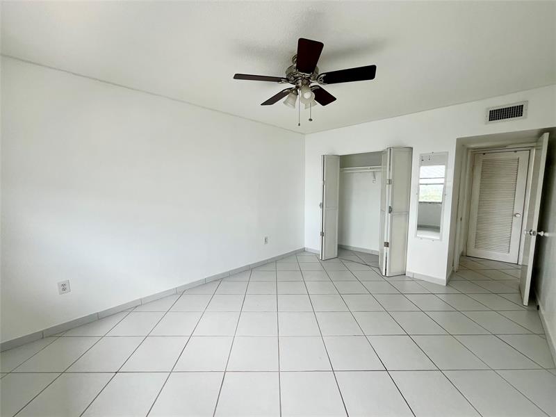 Image 9 of 34 For 400 Kings Point Dr  1608