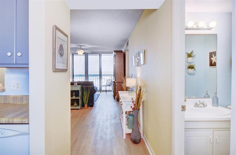 Image 18 of 23 For 9940 Ocean Dr  505