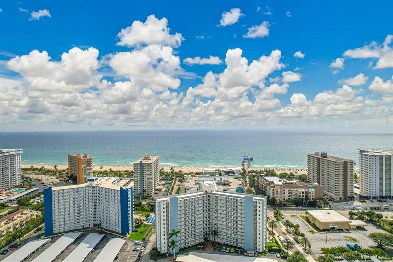 Image 3 of 37 For 201 Ocean Blvd  801