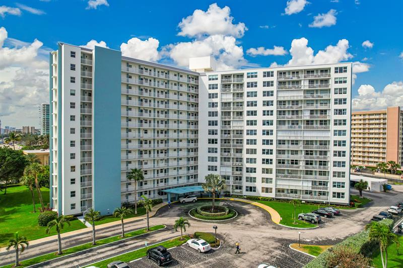 Image 4 of 37 For 201 Ocean Blvd  801