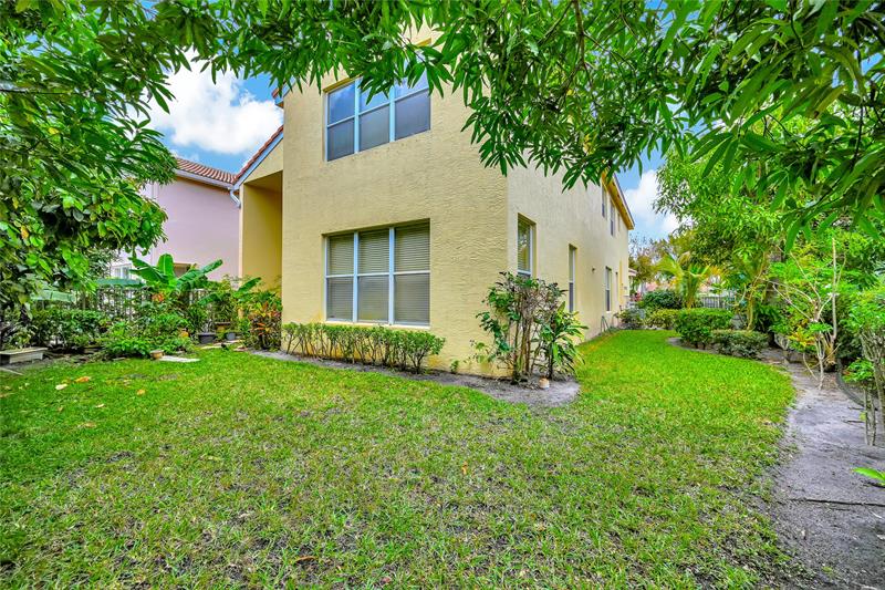 Image 43 of 59 For 11729 Rock Lake Ter