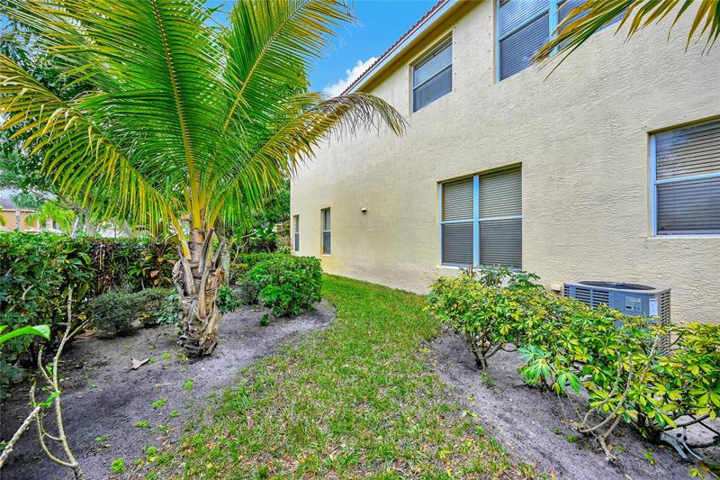 Image 45 of 59 For 11729 Rock Lake Ter