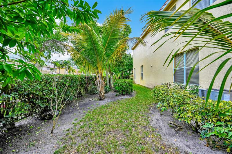 Image 46 of 59 For 11729 Rock Lake Ter