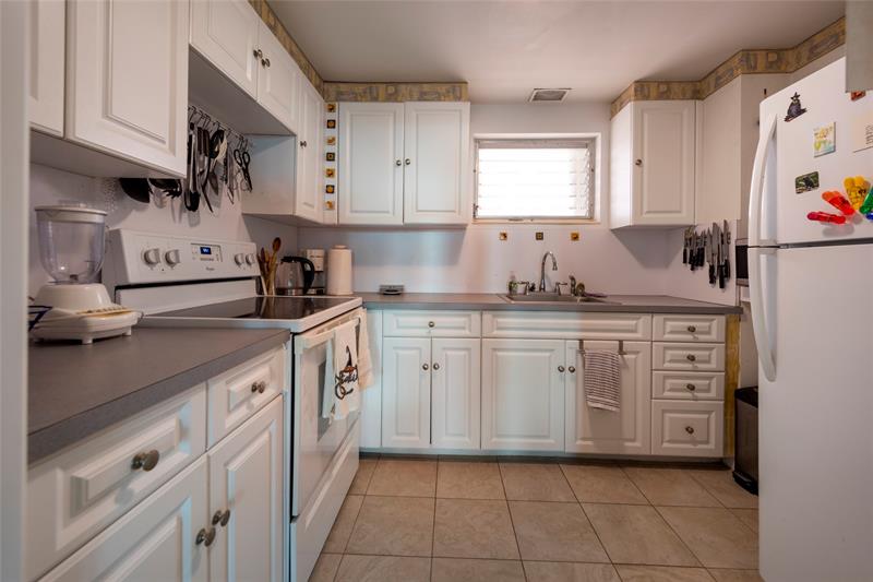 Image 15 of 30 For 2840 Ocean Blvd  407