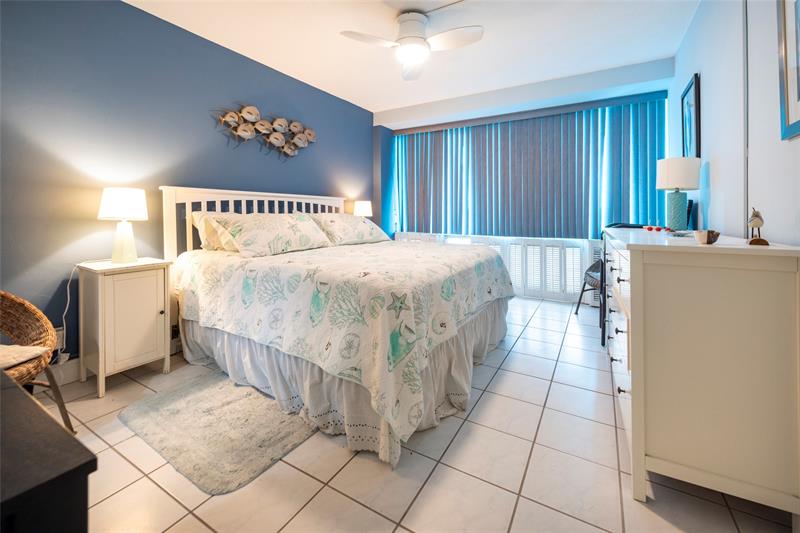 Image 17 of 30 For 2840 Ocean Blvd  407