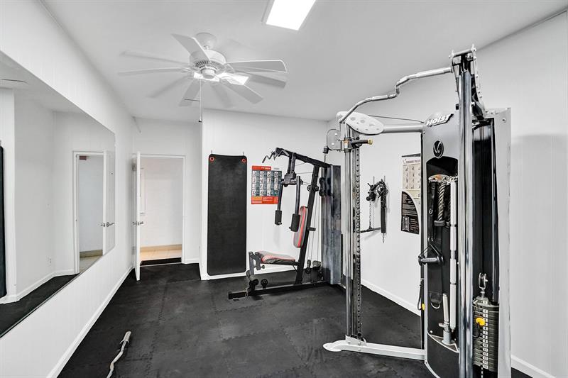 Image 20 of 30 For 2840 Ocean Blvd  407