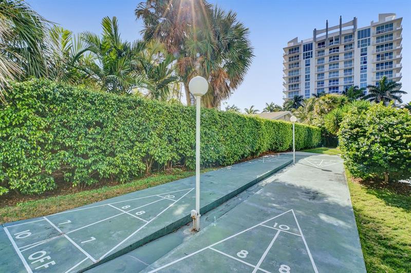 Image 23 of 30 For 2840 Ocean Blvd  407