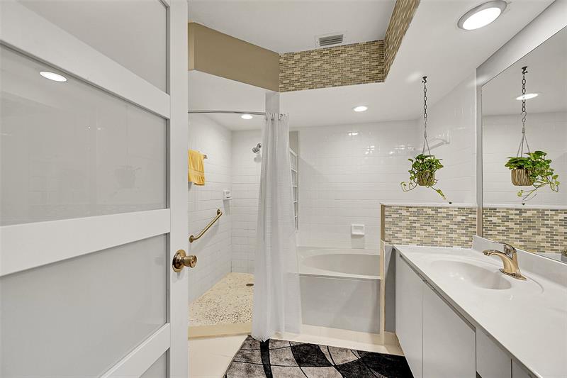 Image 17 of 65 For 8618 Jared Way