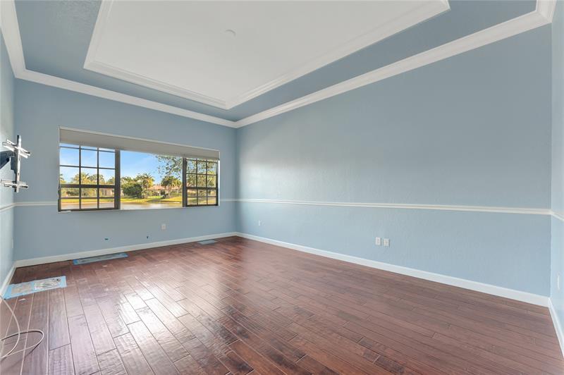 Image 23 of 85 For 8727 39 Street