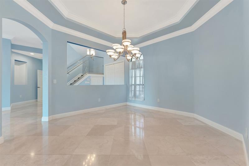 Image 31 of 85 For 8727 39 Street