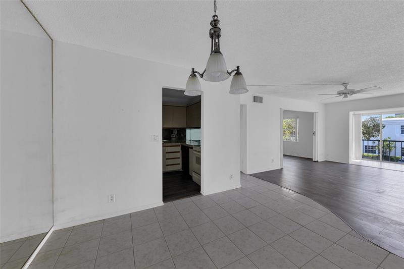 Image 10 of 54 For 6371 Bay Club Dr  4