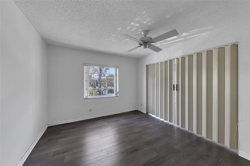 Image 15 of 54 For 6371 Bay Club Dr  4