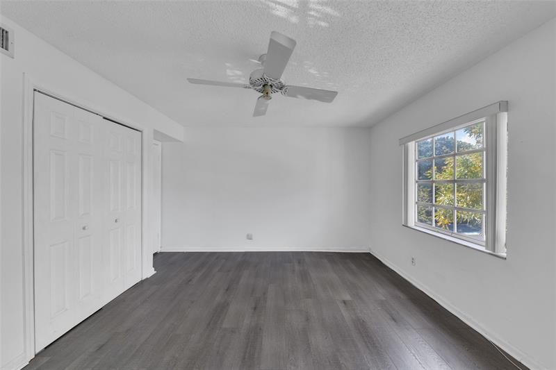 Image 17 of 54 For 6371 Bay Club Dr  4