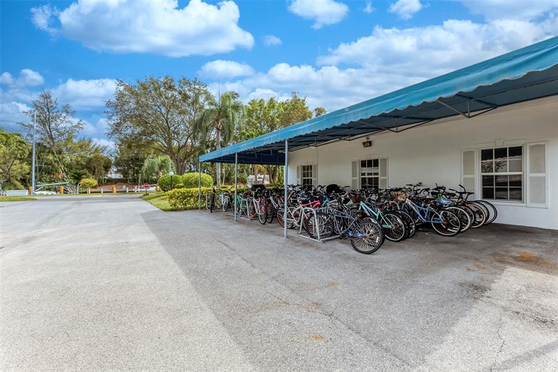 Image 26 of 54 For 6371 Bay Club Dr  4