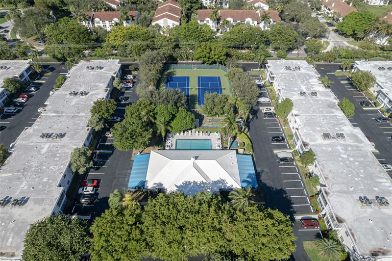 Image 45 of 54 For 6371 Bay Club Dr  4