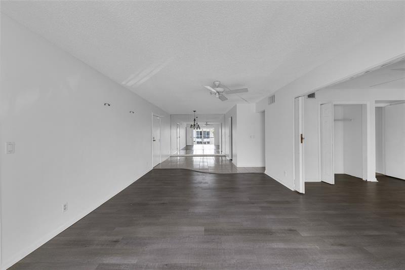 Image 7 of 54 For 6371 Bay Club Dr  4