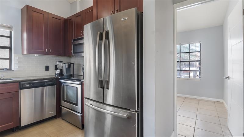 Image 25 of 73 For 410 Freedom Ct  410