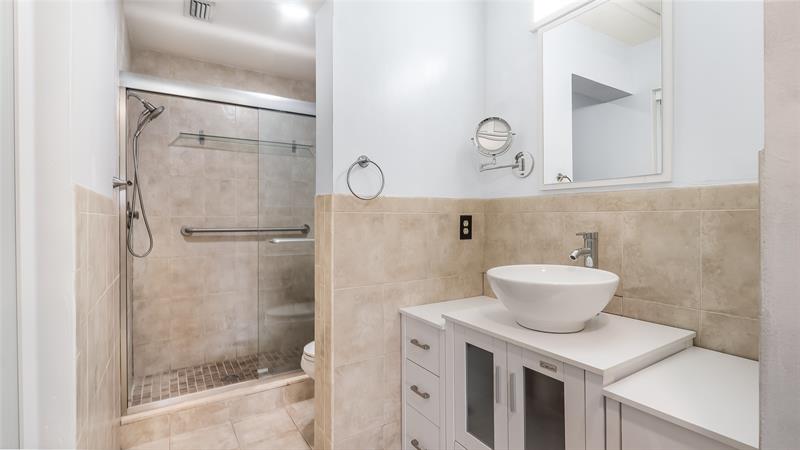 Image 29 of 73 For 410 Freedom Ct  410