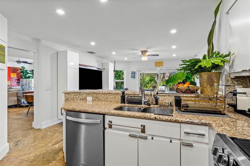 Image 15 of 50 For 2093 52nd St