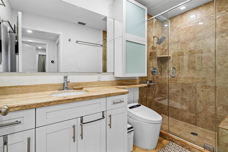 Image 21 of 50 For 2093 52nd St