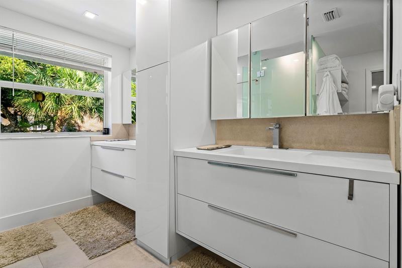 Image 24 of 50 For 2093 52nd St