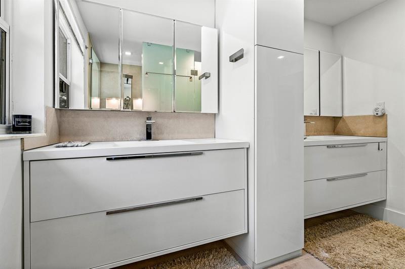 Image 25 of 50 For 2093 52nd St
