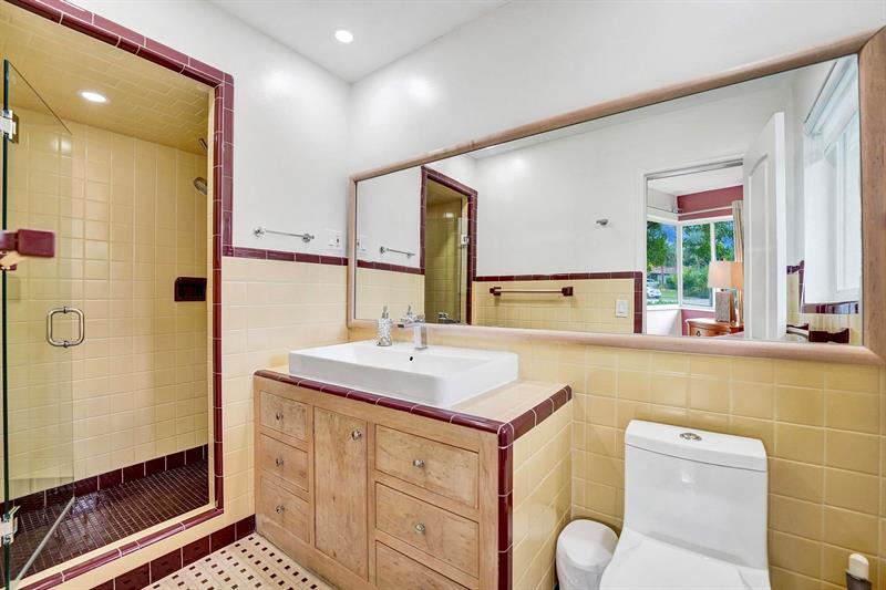 Image 33 of 53 For 851 Harrison St