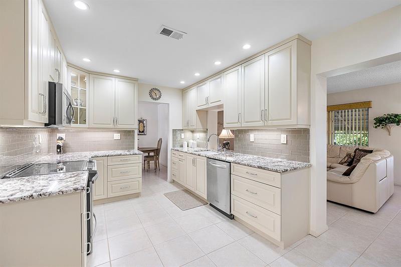 Image 11 of 42 For 6015 67th Ter