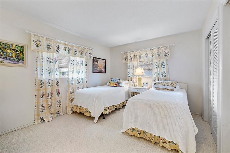 Image 32 of 42 For 6015 67th Ter