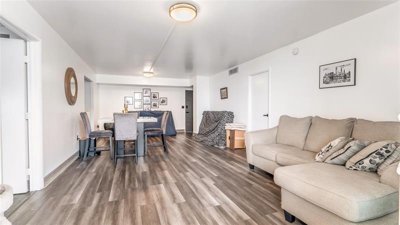 Image 11 of 32 For 1833 Ocean Dr  1608