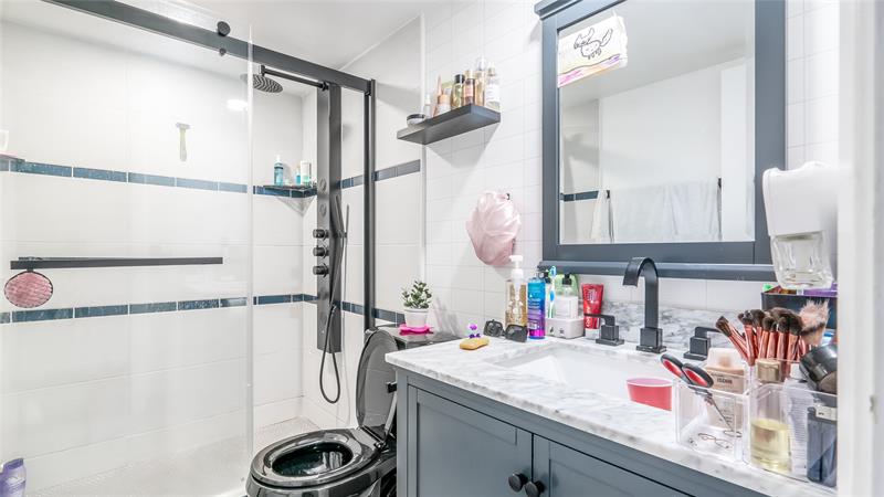 Image 14 of 32 For 1833 Ocean Dr  1608