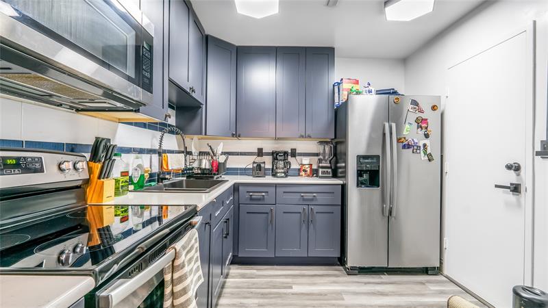 Image 17 of 32 For 1833 Ocean Dr  1608