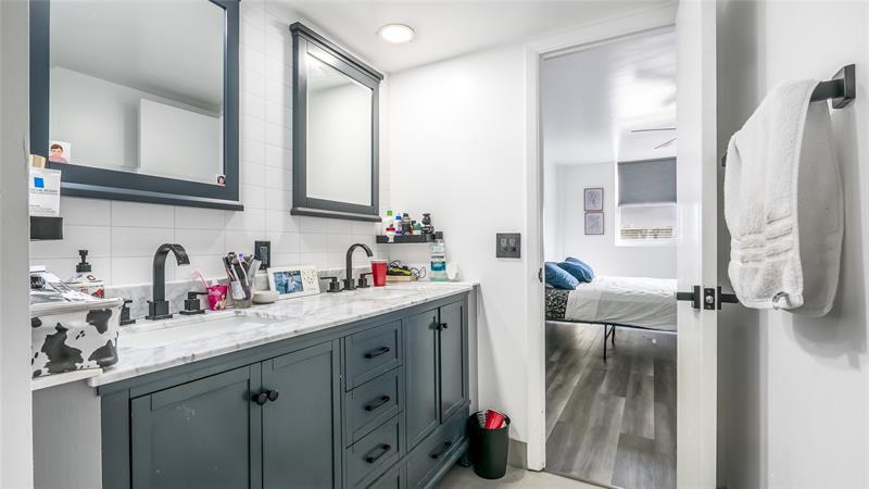Image 23 of 32 For 1833 Ocean Dr  1608