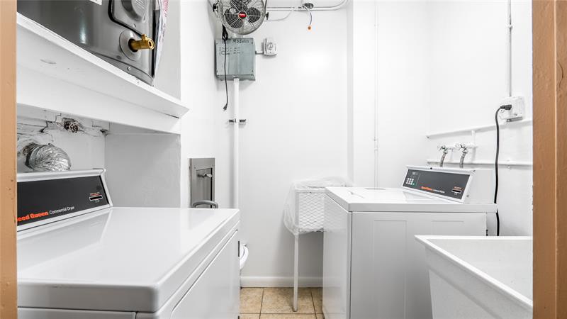 Image 27 of 32 For 1833 Ocean Dr  1608