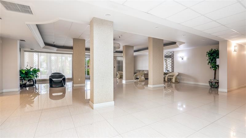 Image 28 of 32 For 1833 Ocean Dr  1608