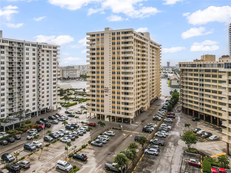Image 32 of 32 For 1833 Ocean Dr  1608