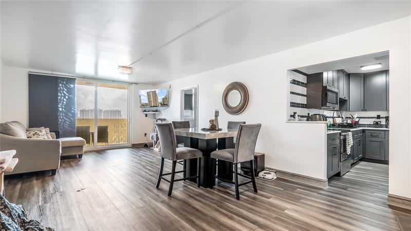 Image 4 of 32 For 1833 Ocean Dr  1608