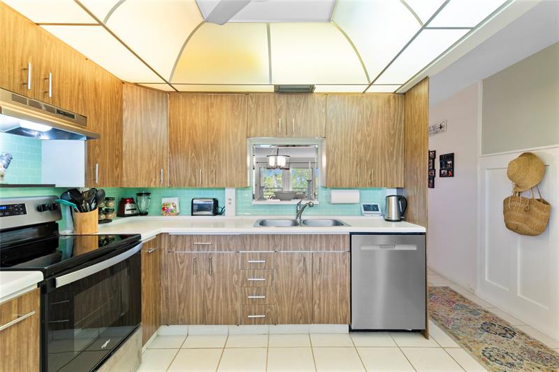 Image 11 of 26 For 2804 Victoria Way  3b