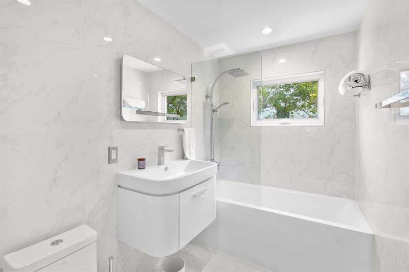 Image 37 of 80 For 2711 20th St