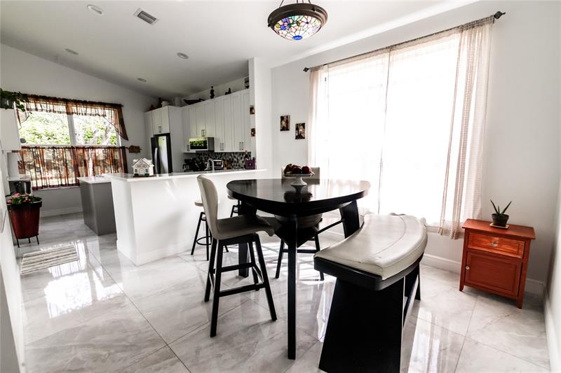Image 6 of 27 For 9469 Verona Lakes Blvd