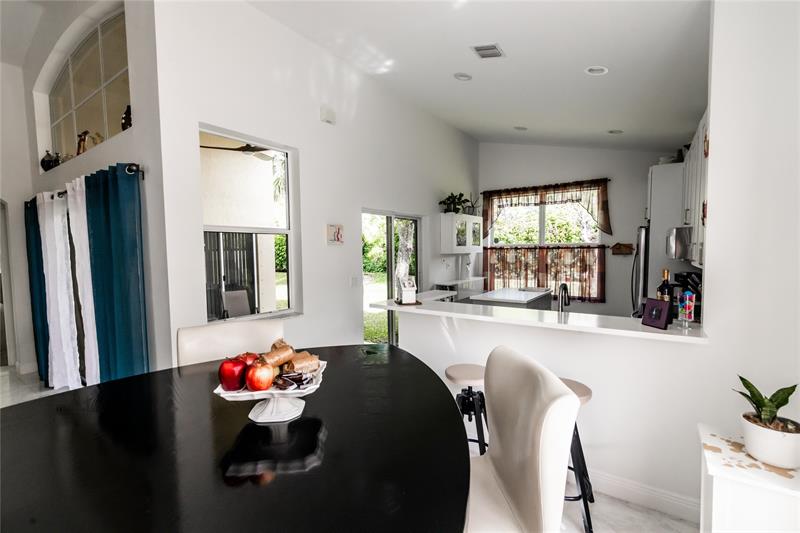 Image 7 of 27 For 9469 Verona Lakes Blvd