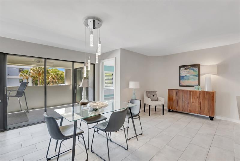 Image 18 of 50 For 330 20 Ave  205
