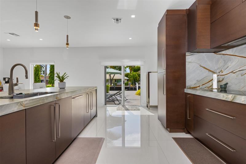 Image 11 of 64 For 615 3rd Key Dr