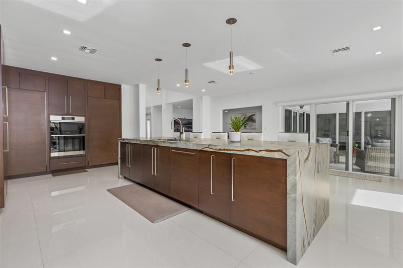 Image 12 of 64 For 615 3rd Key Dr