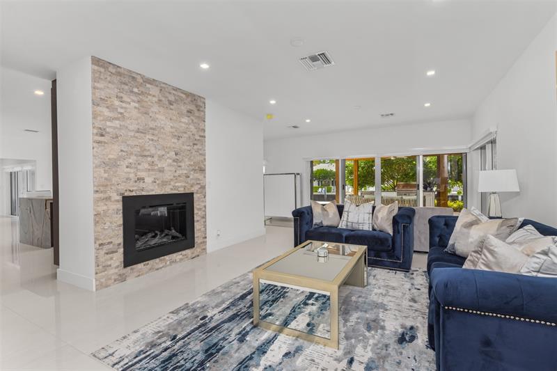 Image 18 of 64 For 615 3rd Key Dr