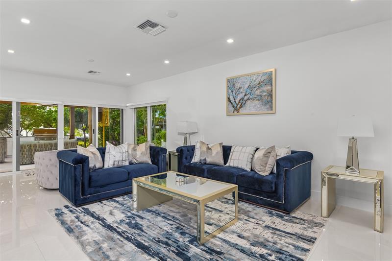 Image 21 of 64 For 615 3rd Key Dr