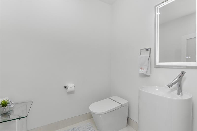 Image 25 of 64 For 615 3rd Key Dr