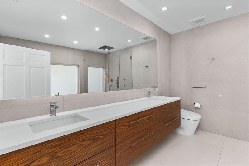 Image 31 of 64 For 615 3rd Key Dr