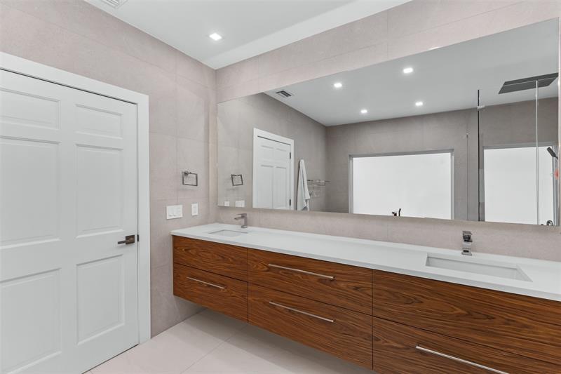 Image 32 of 64 For 615 3rd Key Dr