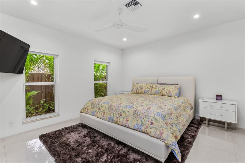 Image 34 of 64 For 615 3rd Key Dr